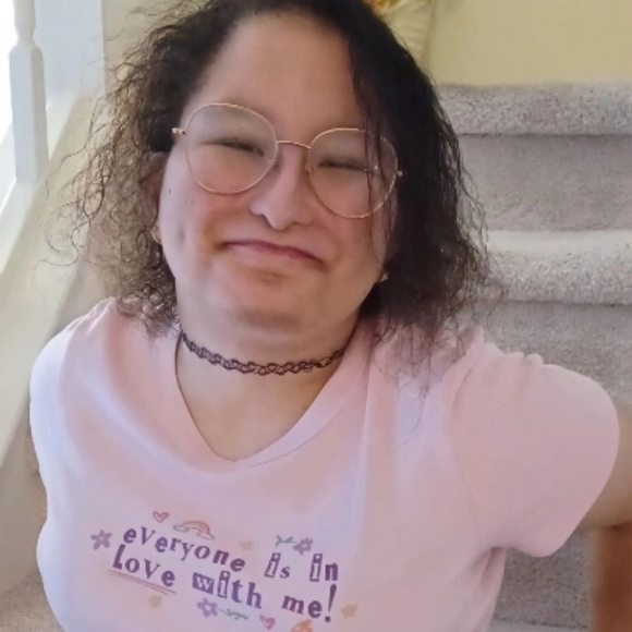 Meet your Posher, Jade - Picture 3 of 4